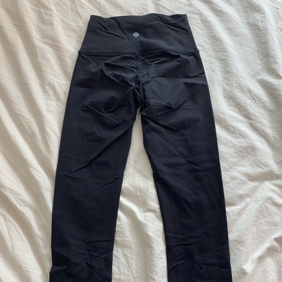 Lululemon Cropped Wunder Unders - Picture 2 of 2